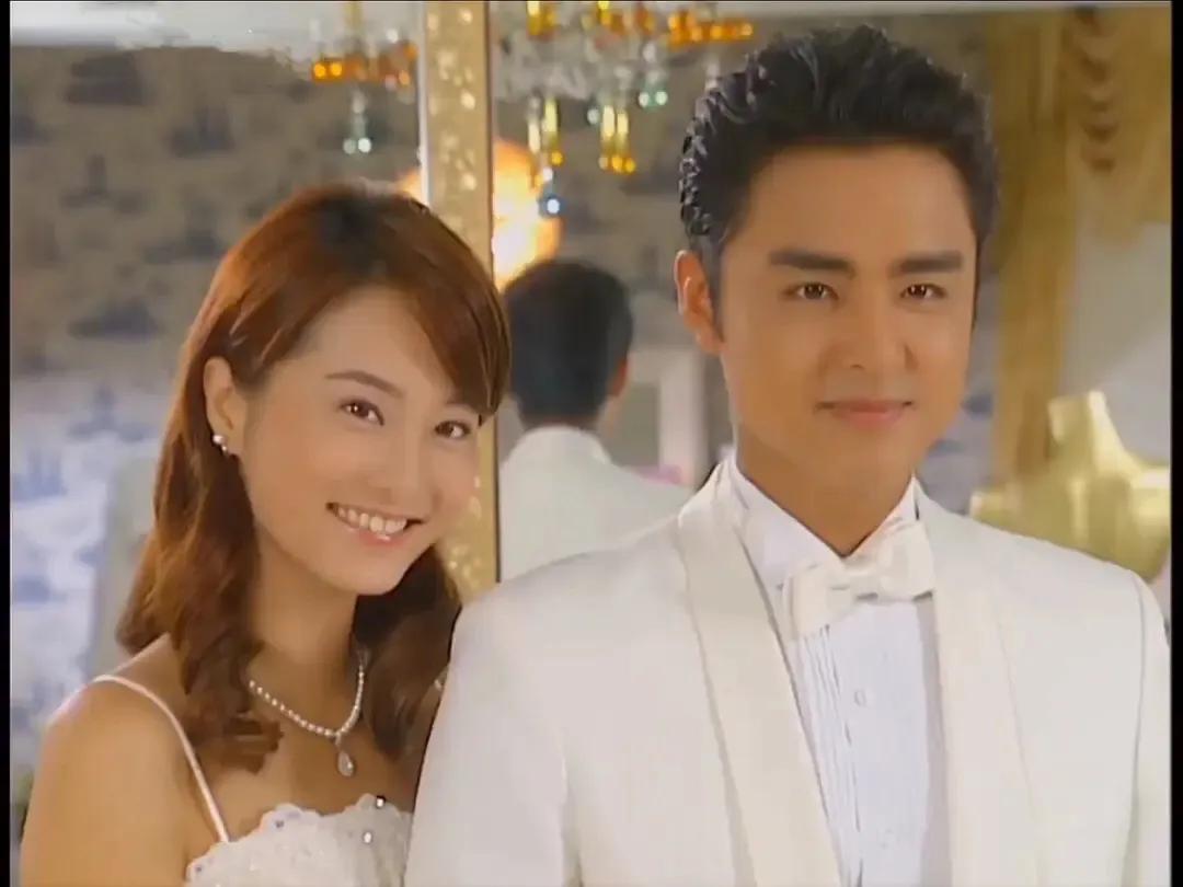 至于赵小侨的名字大家应该不陌生了,她原名赵虹侨,后改名为赵小侨,曾