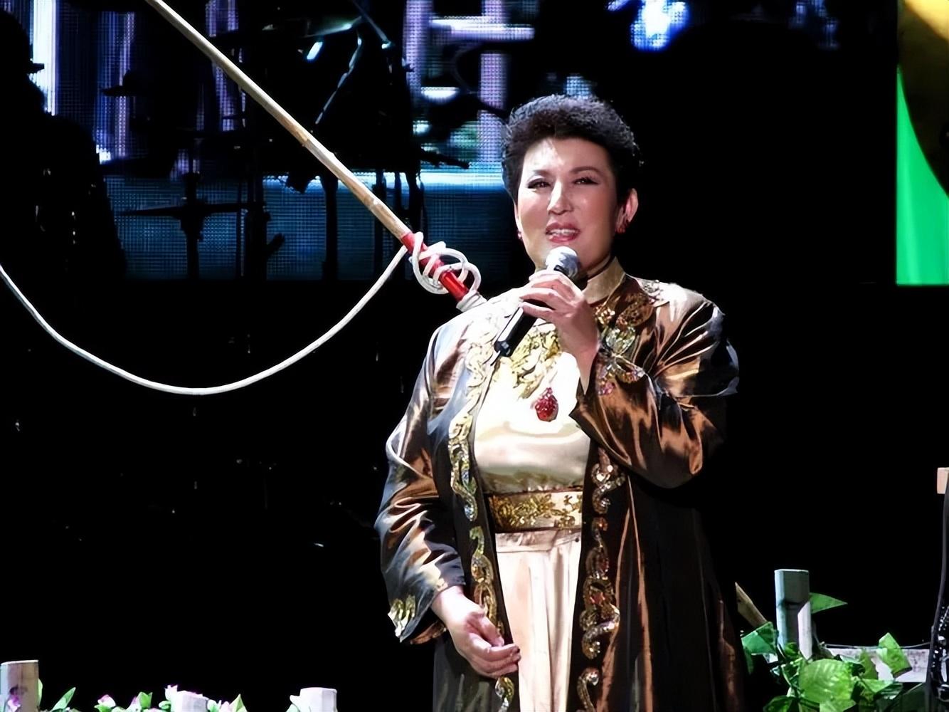 回顾歌唱家德德玛离婚又再婚51岁偏瘫再婚丈夫帮我创造奇迹