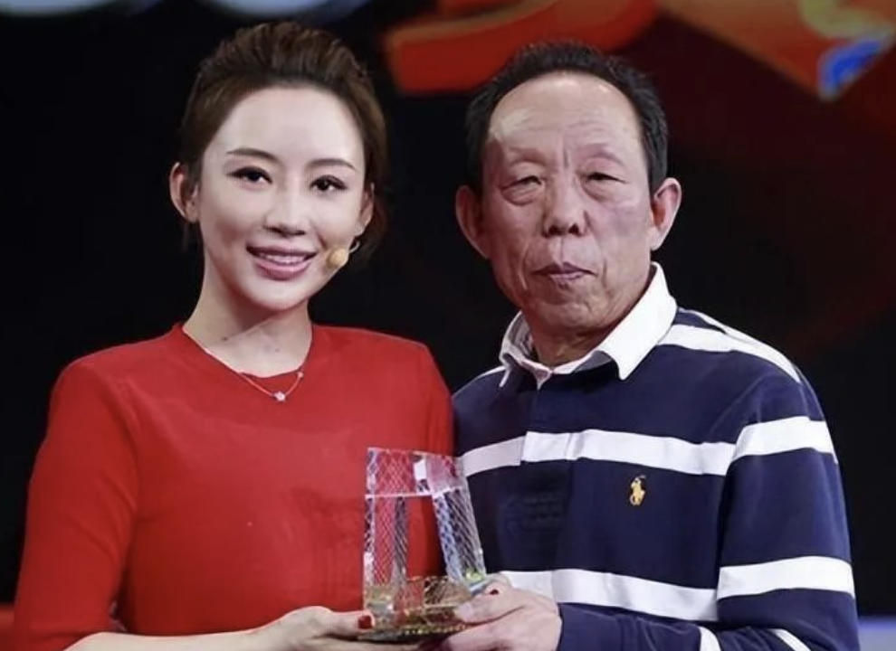回顾九球天后潘晓婷身家8亿41岁单身一人她在追求什么