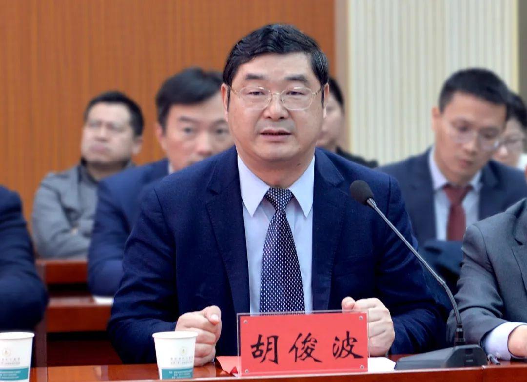 鄂州中心医院与华中科技大学协和医院同济医院合作共建签约揭牌