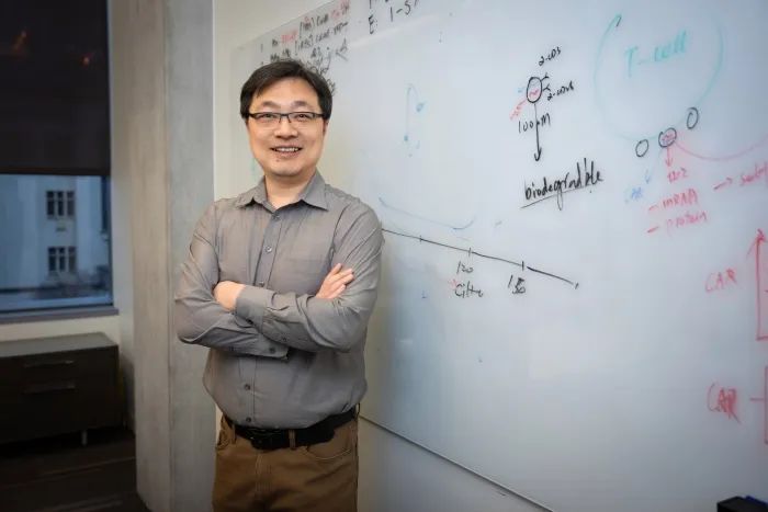 3月25日,复旦大学化学系毕业生,现为芝加哥大学化学系教授的田博之