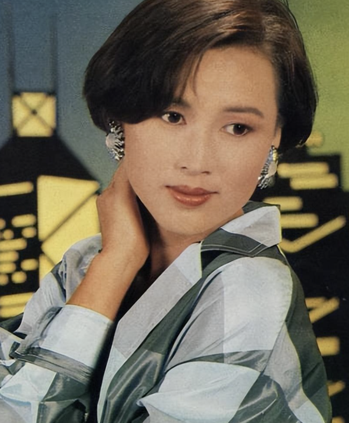 回顾陈秀雯被丈夫骗1000多万坚持28年才离婚61岁孤身一人