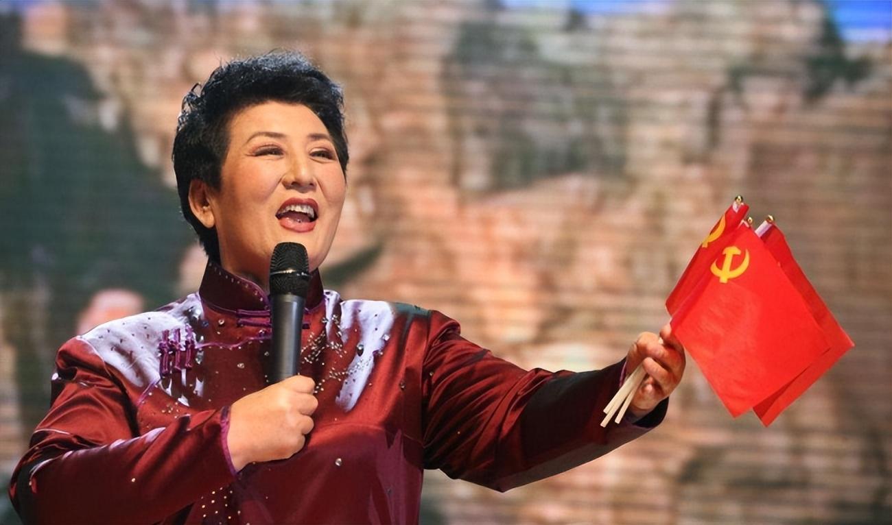 回顾歌唱家德德玛离婚又再婚51岁偏瘫再婚丈夫帮我创造奇迹