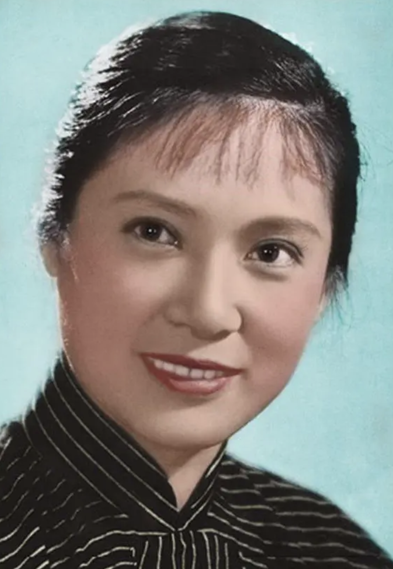 回顾秦怡离世看着丈夫儿子和妹妹相继去世晚年坚强活成传奇