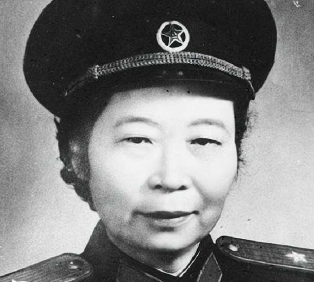 李贞6岁当童养媳24岁跳崖流产55年授衔时成唯一开国女将军