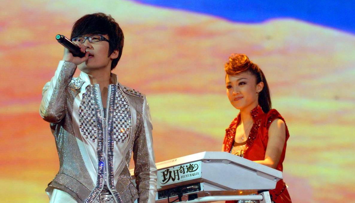 回顾6位星光大道冠军现状有人落魄有人离婚有人欠债睡桥洞