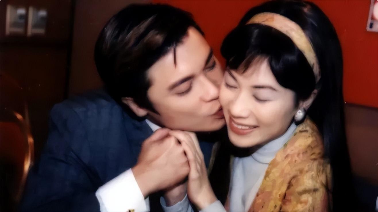 回顾罗嘉良抛弃相爱30年的方敏仪投入苏岩怀抱如今他幸福吗