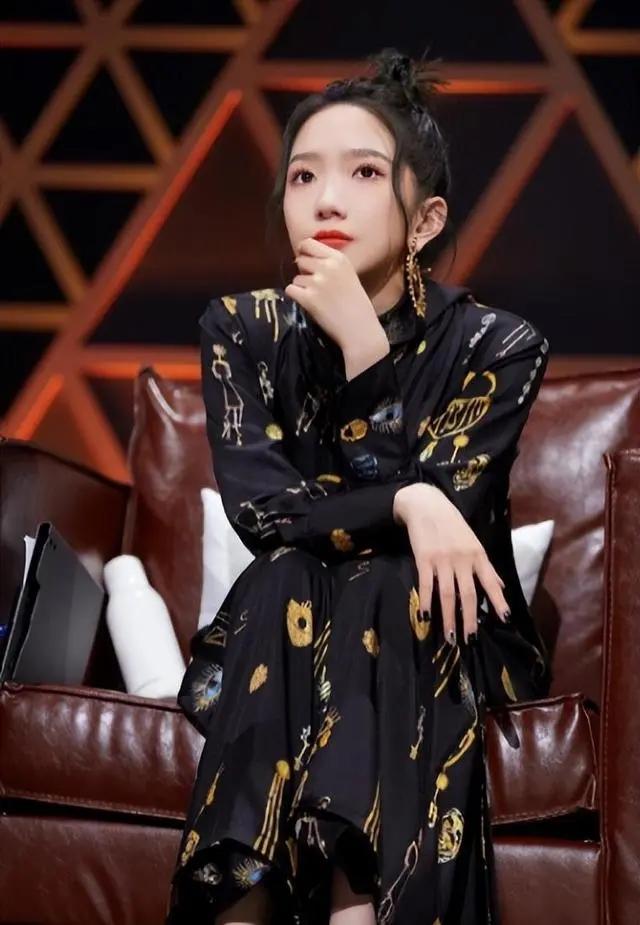 孟美岐点评"情歌教父"