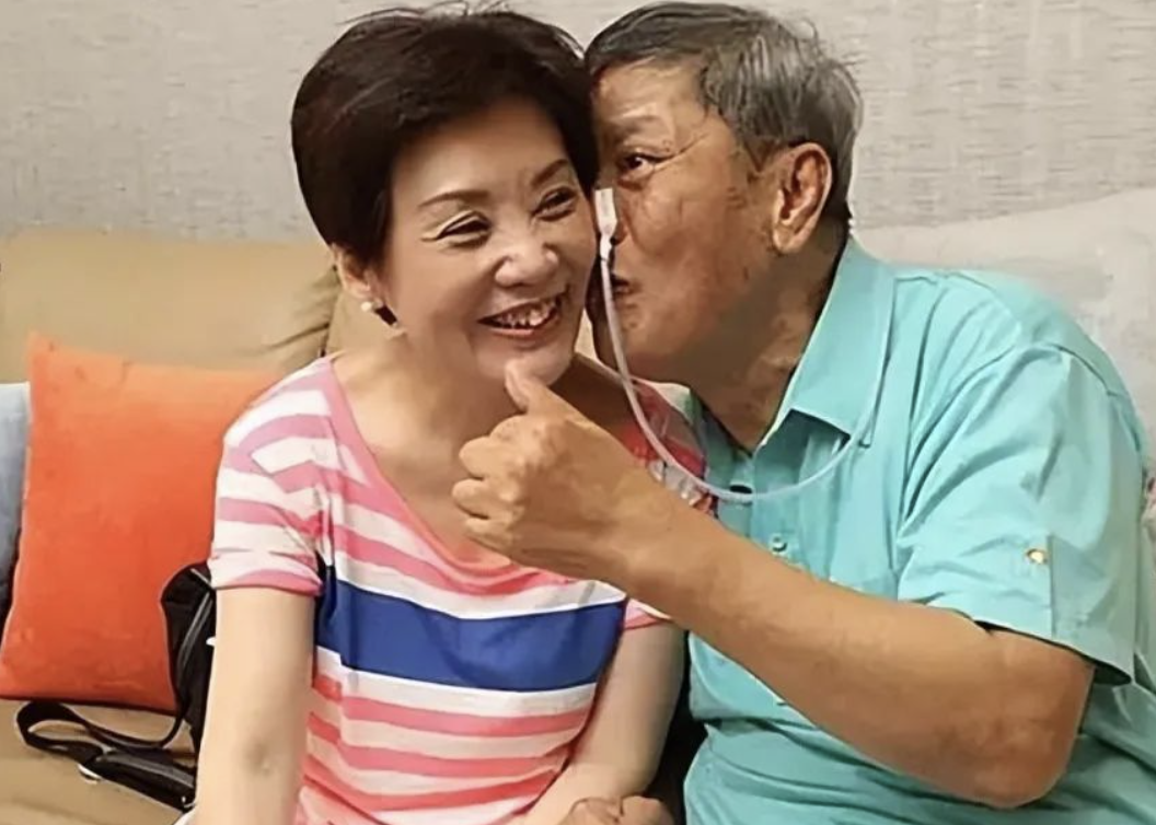 回顾歌手万沙浪登春晚走红摔伤后被前女友照顾如今离世了
