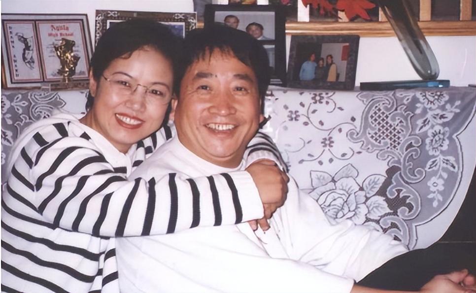 回顾瞒着妻子带6岁儿子回家养了25年姜昆养出一个白眼狼