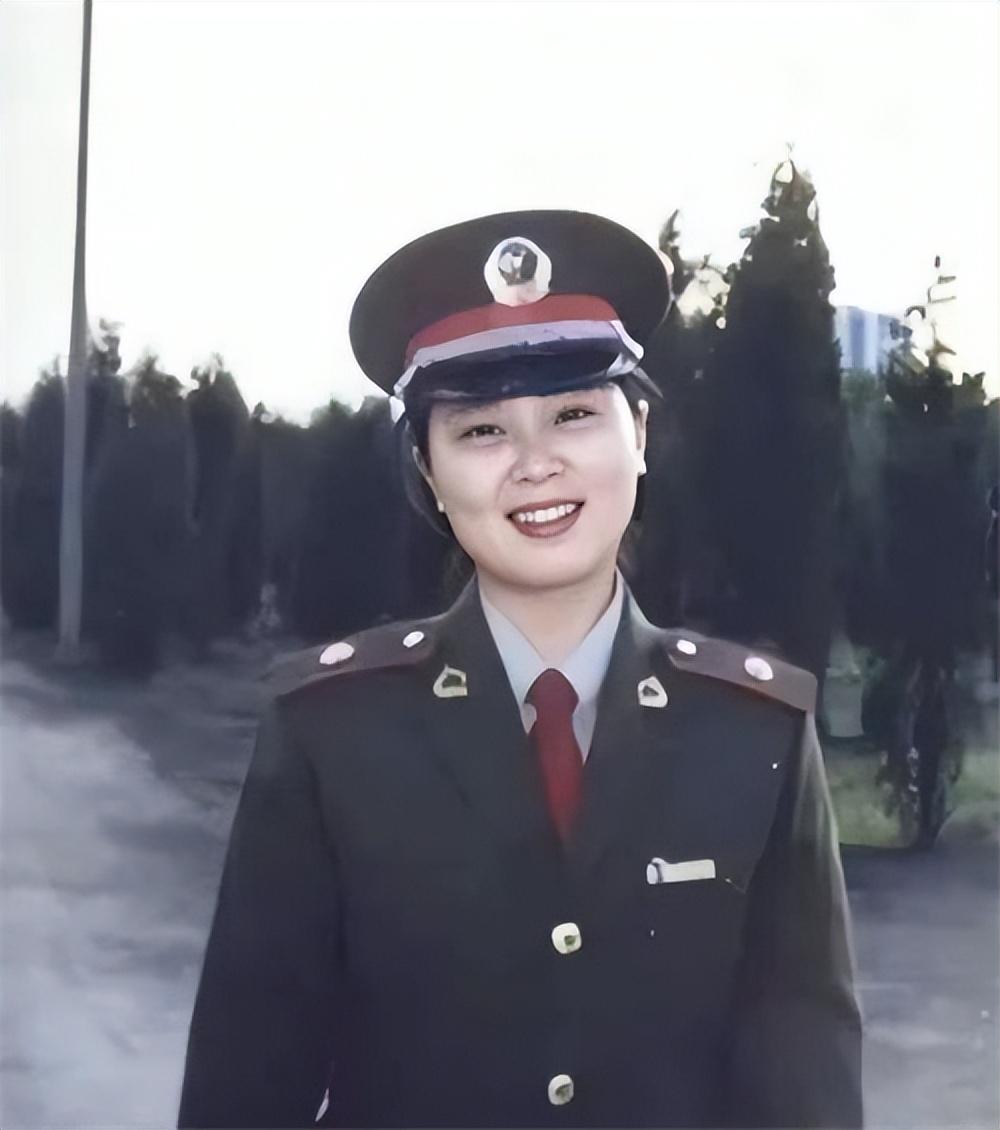 陈薇院士的霸气发言震撼了多少中国人的心,多少个日夜里,陈薇将军不眠