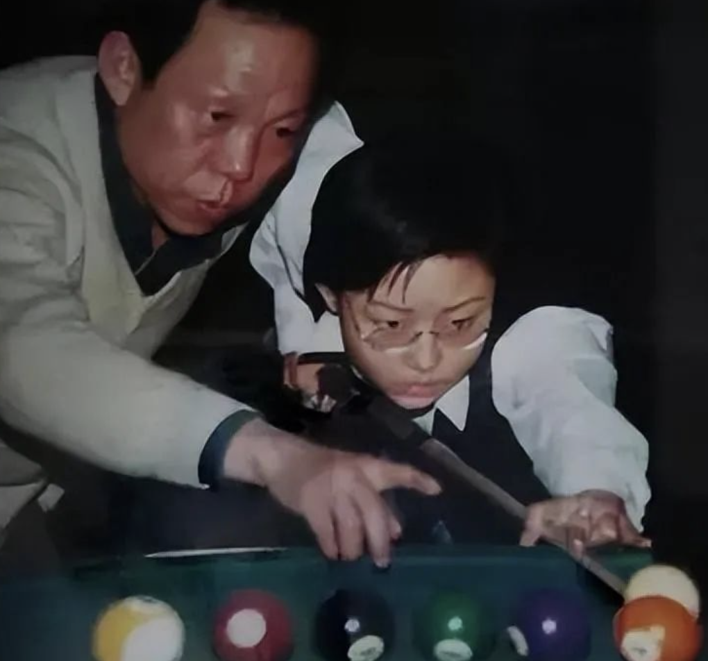 回顾九球天后潘晓婷身家8亿41岁单身一人她在追求什么