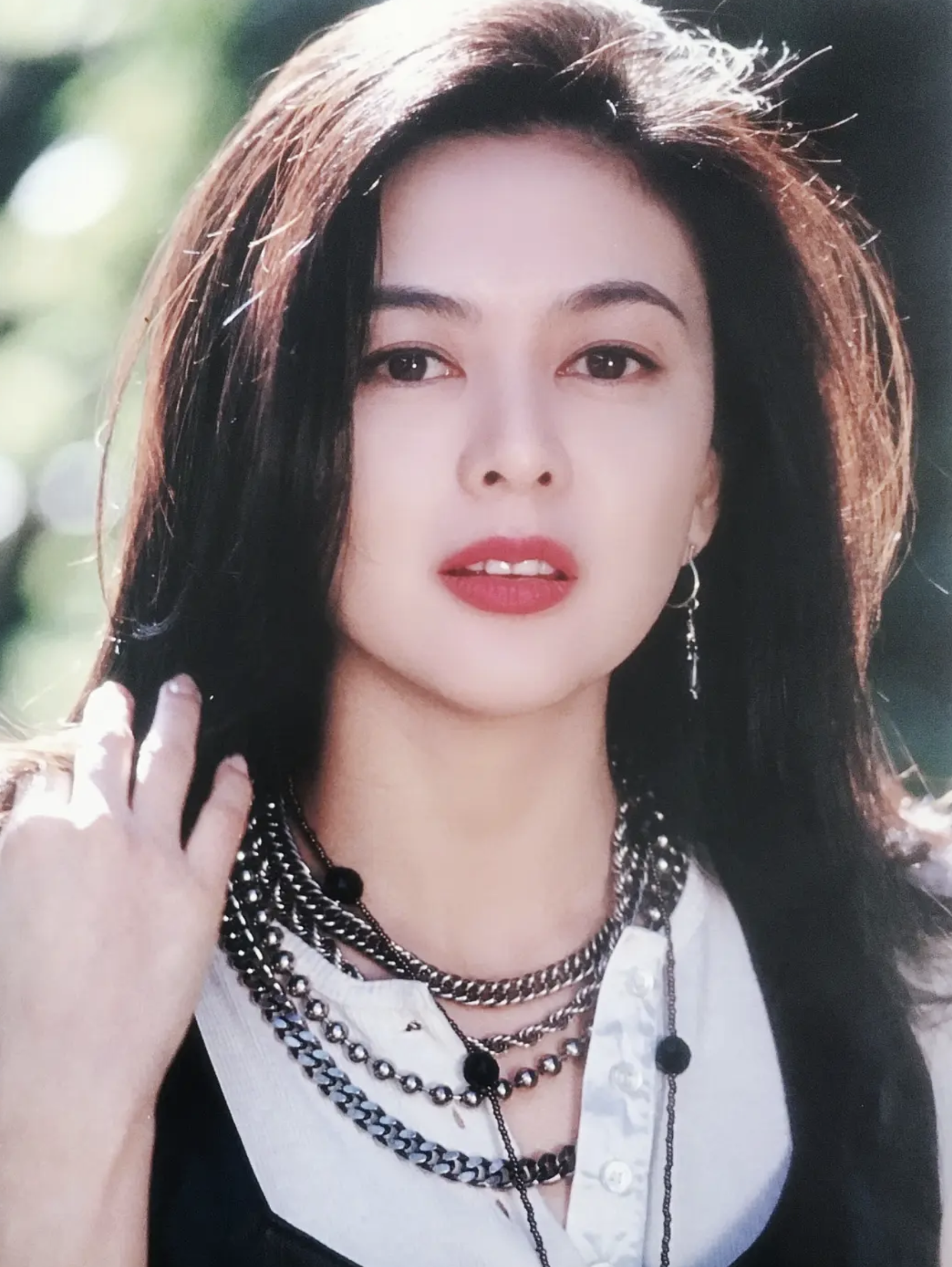 回顾关之琳父亲关山女儿28年不理他去世关之琳为他买400万墓地