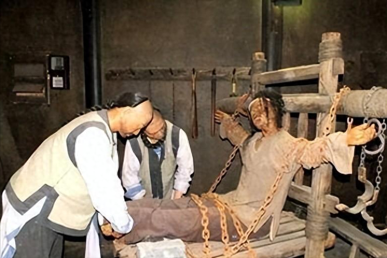 古代的温柔刑罚用动物的器官行刑让人在欢声笑语中死去