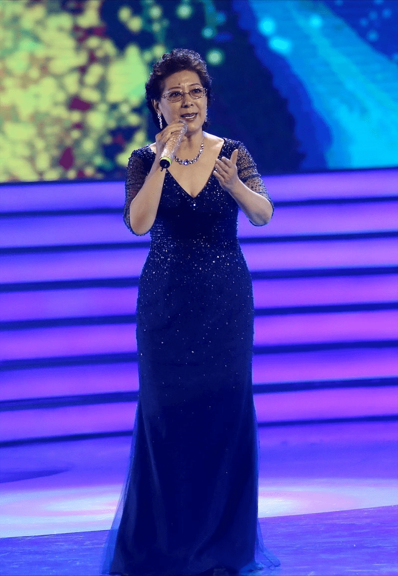 回顾关牧村母亲早逝70岁的我不敢老去还要给百岁老父尽孝