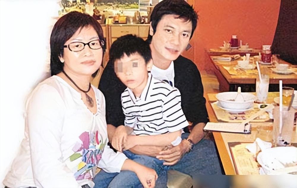 回顾罗嘉良抛弃相爱30年的方敏仪投入苏岩怀抱如今他幸福吗