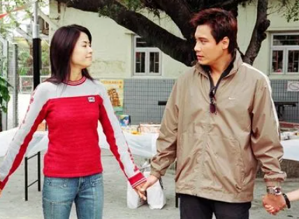 回顾罗嘉良抛弃相爱30年的方敏仪投入苏岩怀抱如今他幸福吗