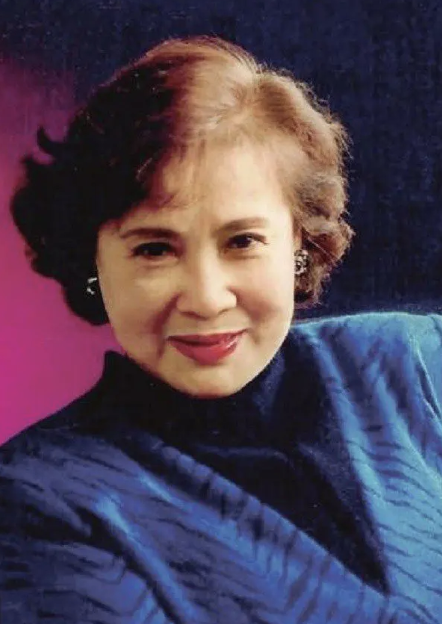 回顾秦怡离世看着丈夫儿子和妹妹相继去世晚年坚强活成传奇