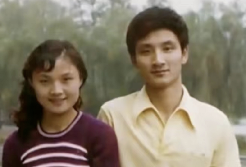 回顾杜玉明娶12岁相识的初恋逆袭成金牌反派一生只爱一人