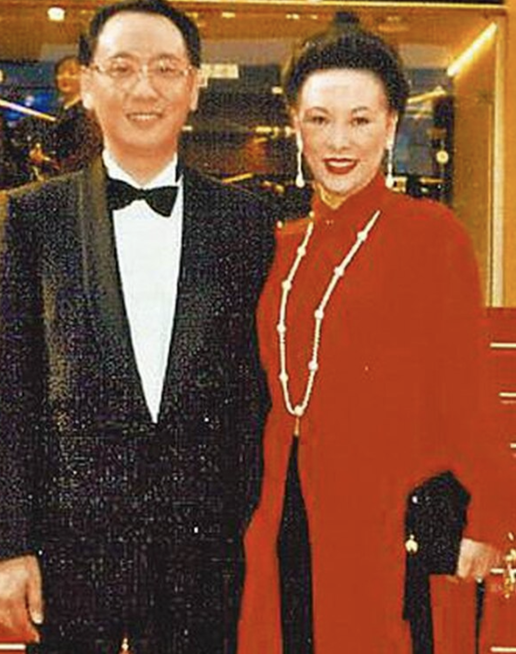 回顾徐枫替前夫还债再婚嫁给债主丈夫去世她活成了传奇