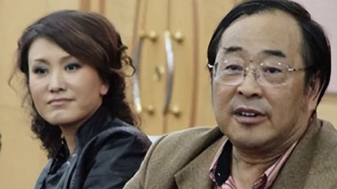 后来,王茜和导演徐庆东相识,两人经常一起合作拍戏,成为了无话不谈的