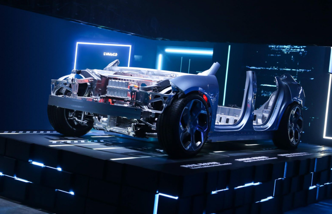 领克zero冬测谍照曝光,纯电旗舰引领未来出行新风尚