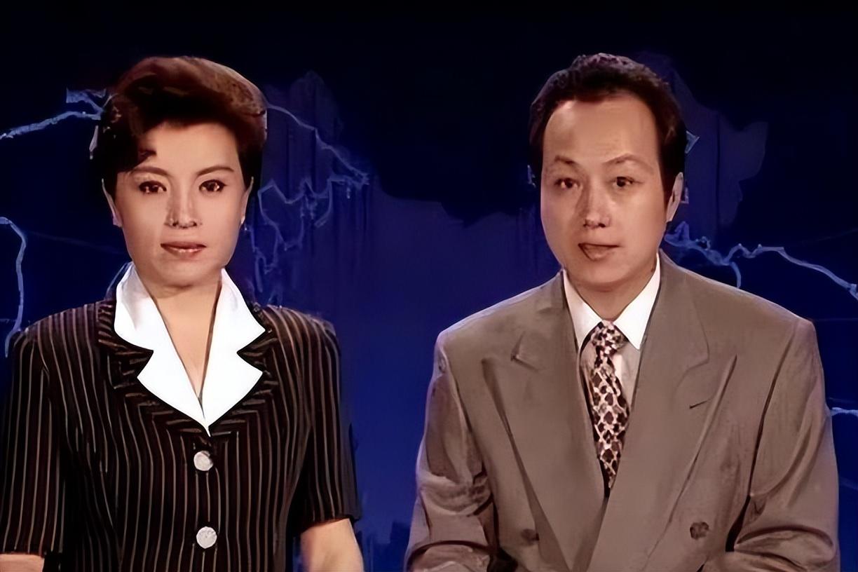 《新闻联播》的任务自然也落到罗京的头上.