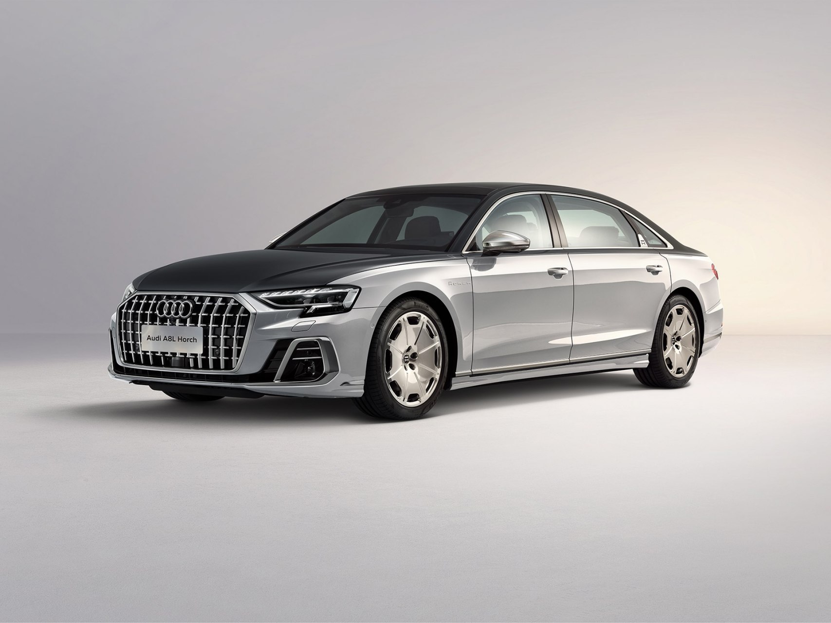 奥迪a8近期降价20万元,竞争力提升.性能卓越,全时四驱,4.4秒破百.