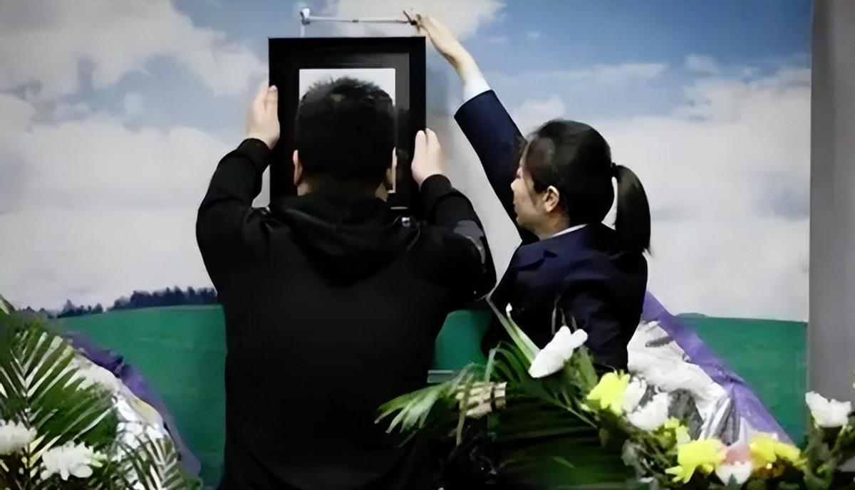 为何不能用手触摸逝者遗体入殓师跟恐惧无关就算亲人也不行