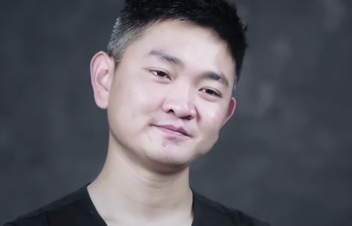 92年保姆抱走雇主儿子26年后嫌弃不成器主动送还就当走亲戚了