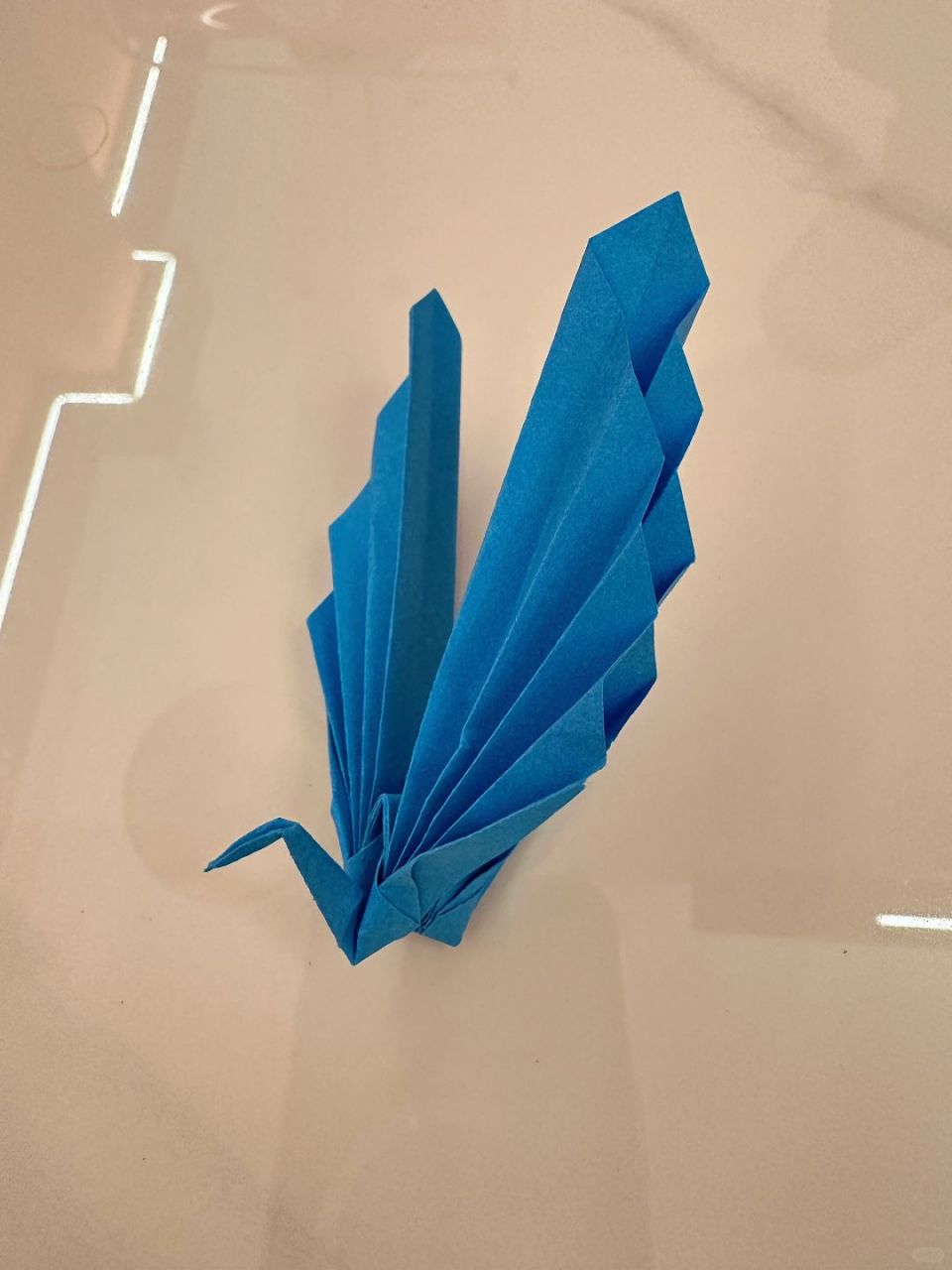 今天,我要为大家带来一款超级简单又充满艺术感的天使之翼千纸鹤教程!