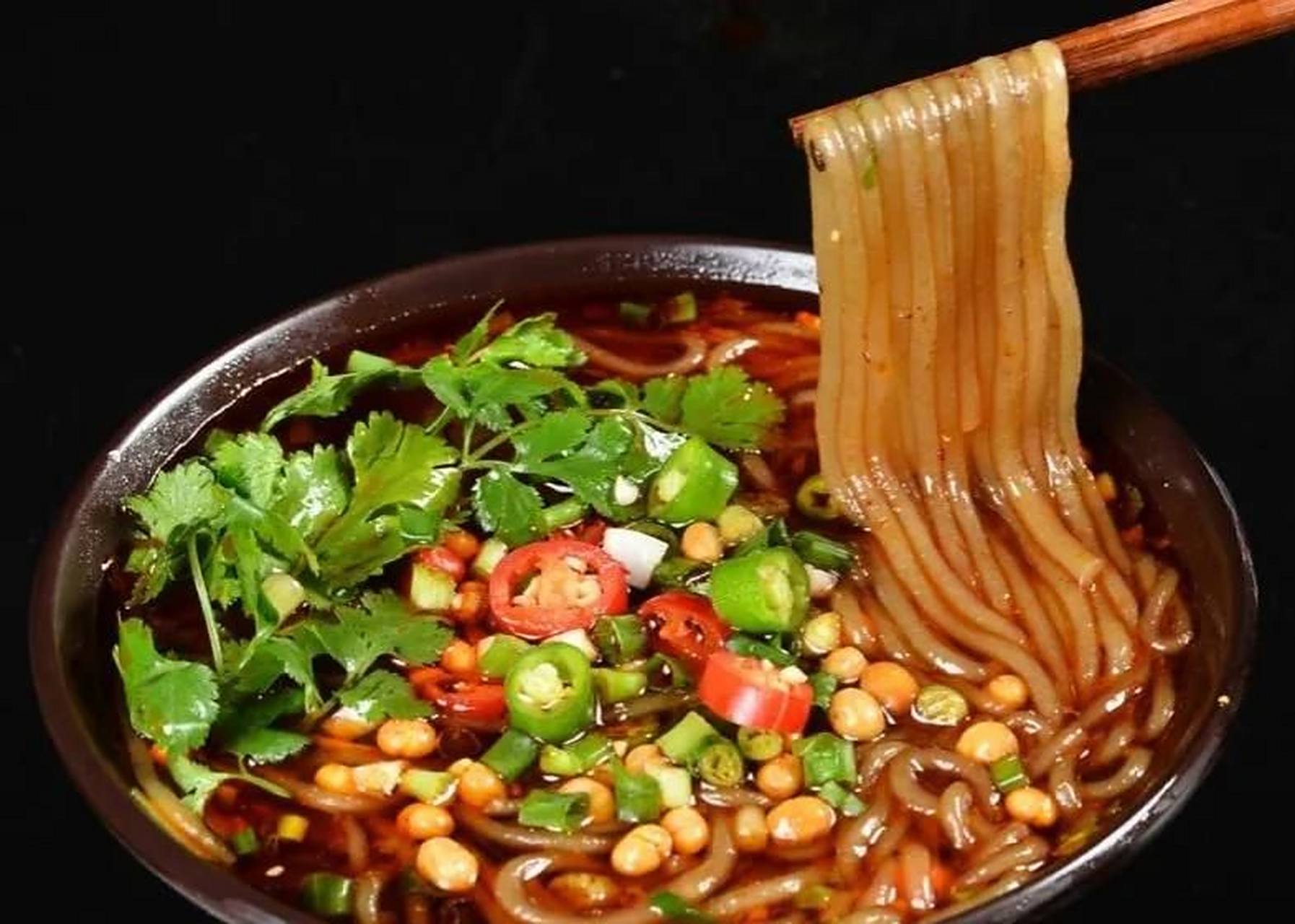 到了重庆怎么能不尝尝地道的重庆酸辣粉!