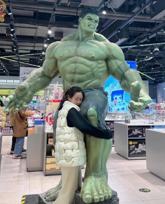 挺好奇的绿巨人的裤子是什么材质的?