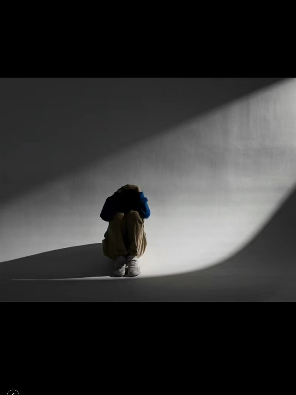 女人心烦心累的图片 949494亲爱的家人们,你们好呀!