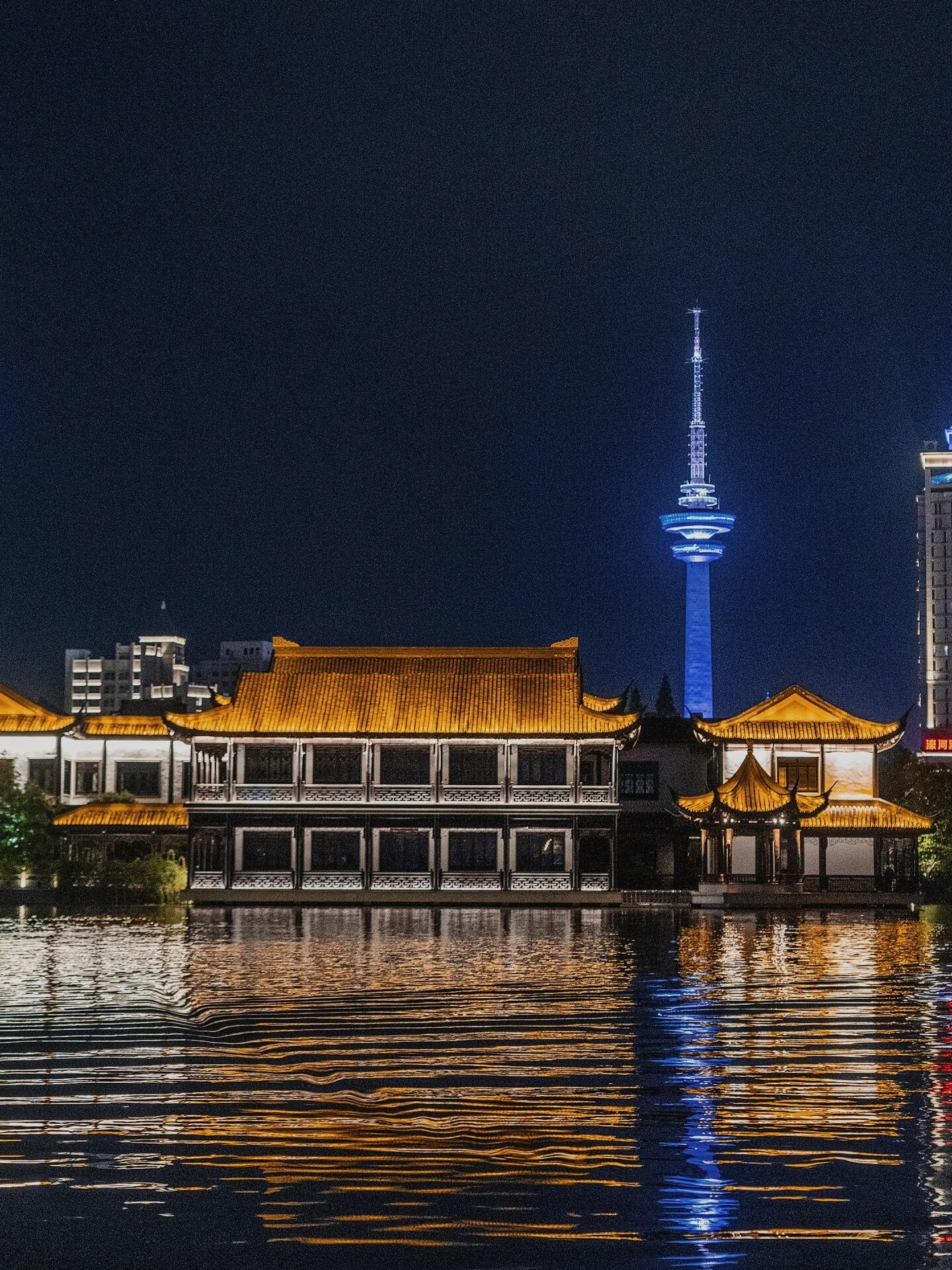 夜游濠河,领略南通之美  来南通旅游,濠河是必打卡的一站