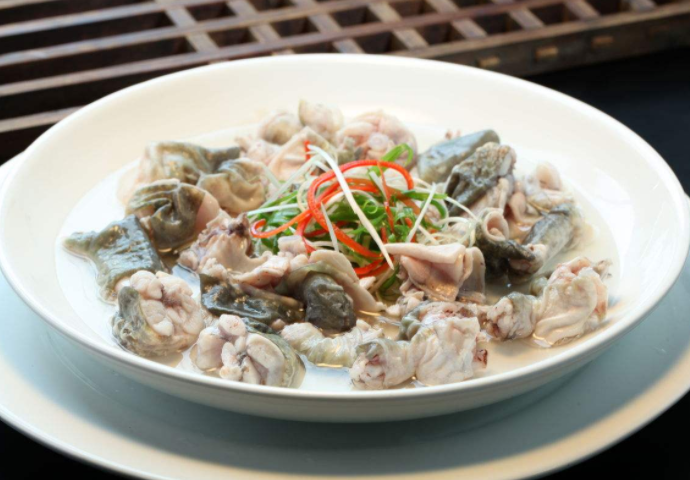 但今天,我要为你揭秘杭州的美食,清蒸石蛙.