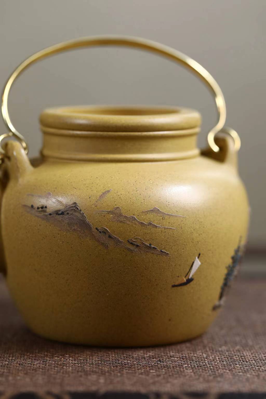 宜兴紫砂壶(寿星提梁)