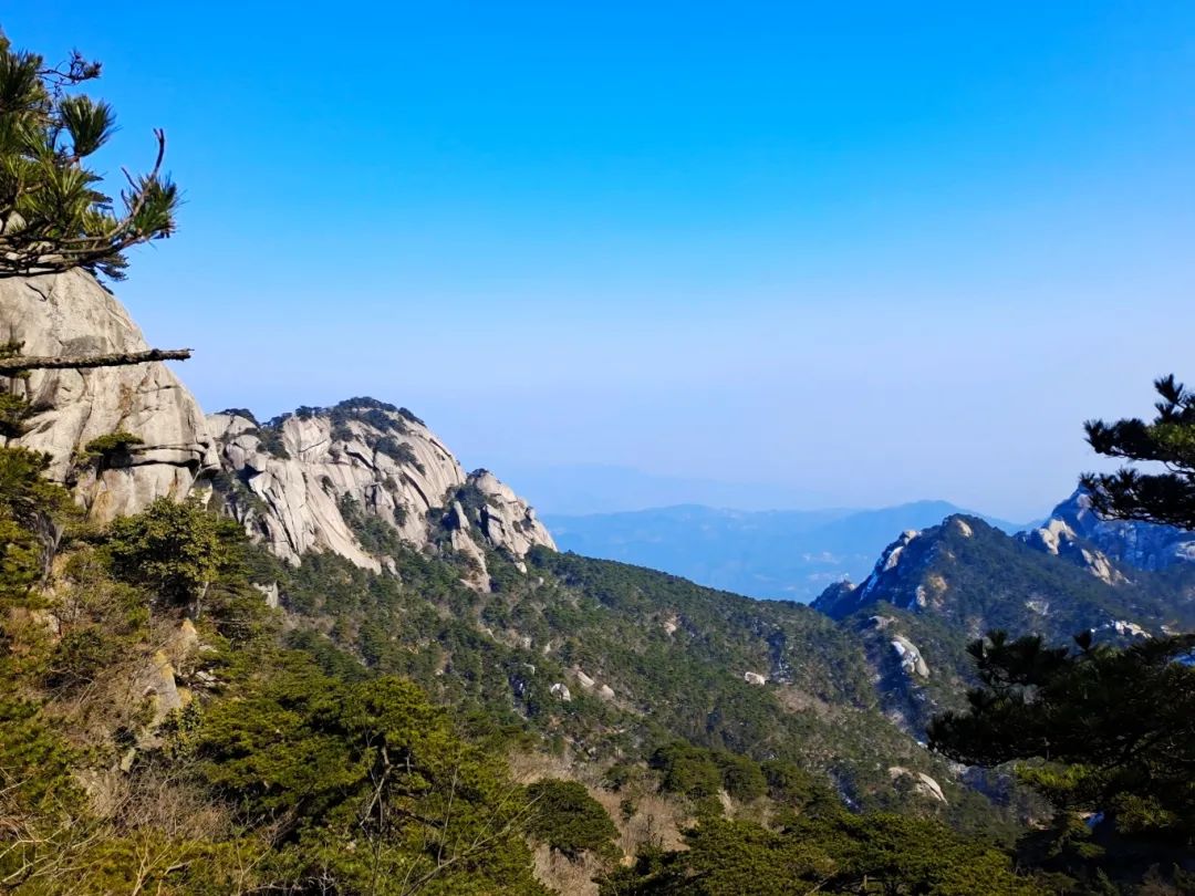 春游江淮丨安徽天柱山:天蓝如洗 风光旖旎