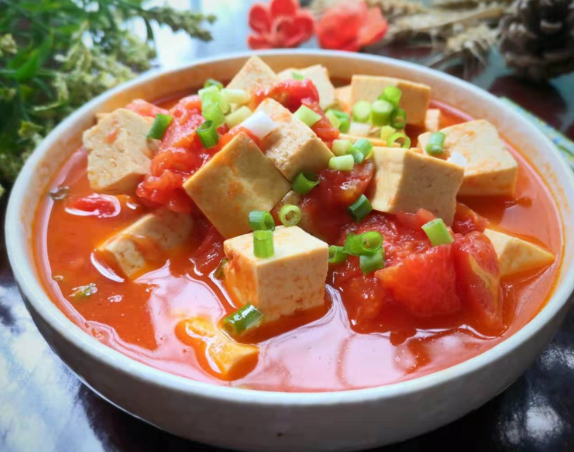 西红柿炖豆腐的详细制作步骤,掌握烹饪技巧你也可以是大厨