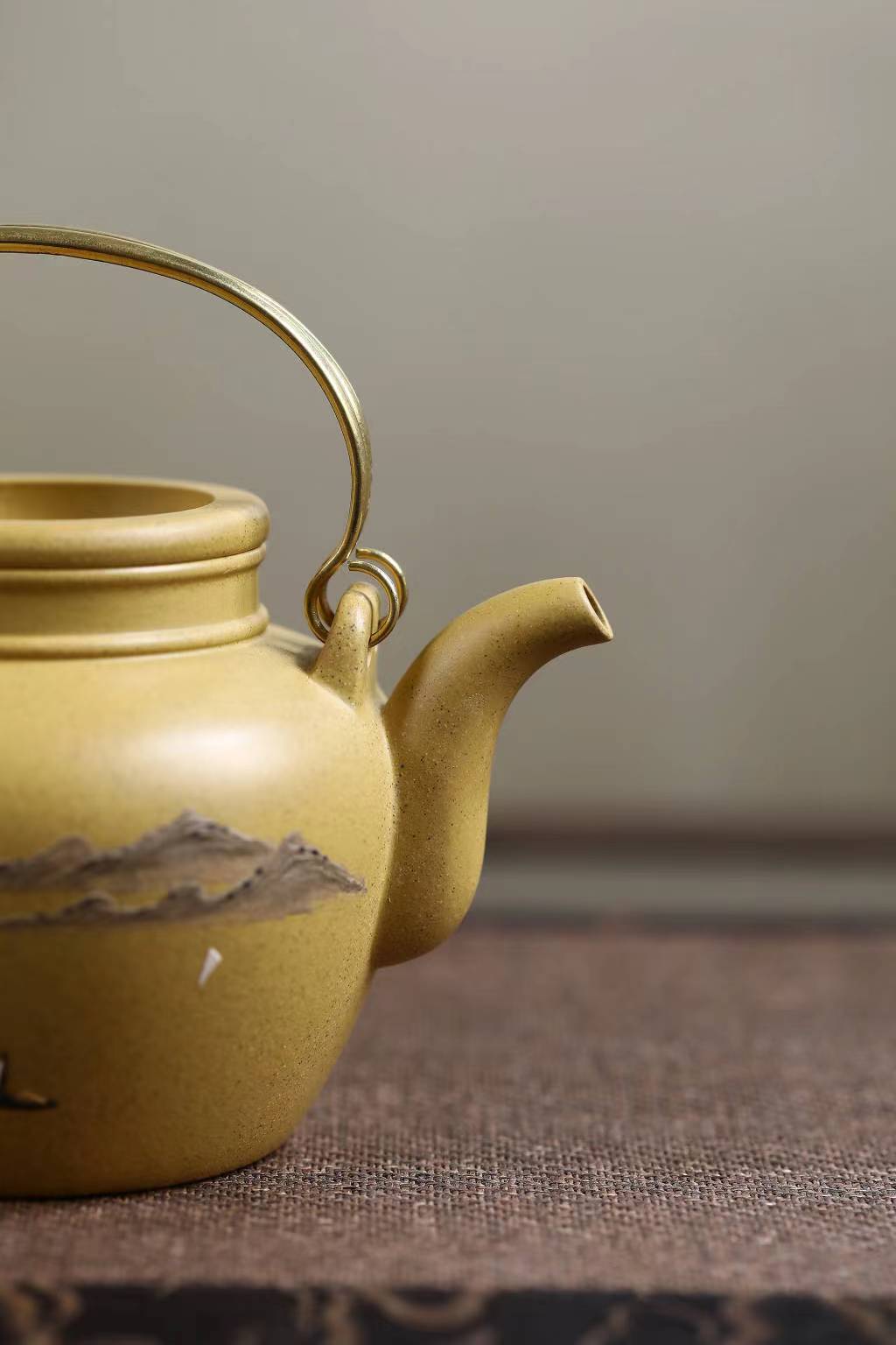 宜兴紫砂壶(寿星提梁)