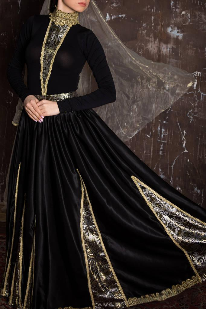 华彩锦衣—亚美尼亚传统服饰