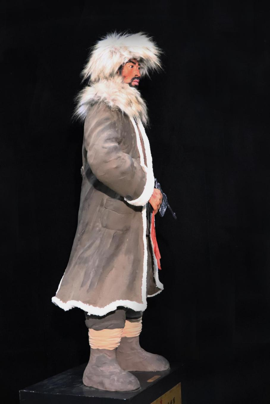 面 塑作者简介:张新芳,河南非遗新青年,河南省雕塑学会会员,面塑市级