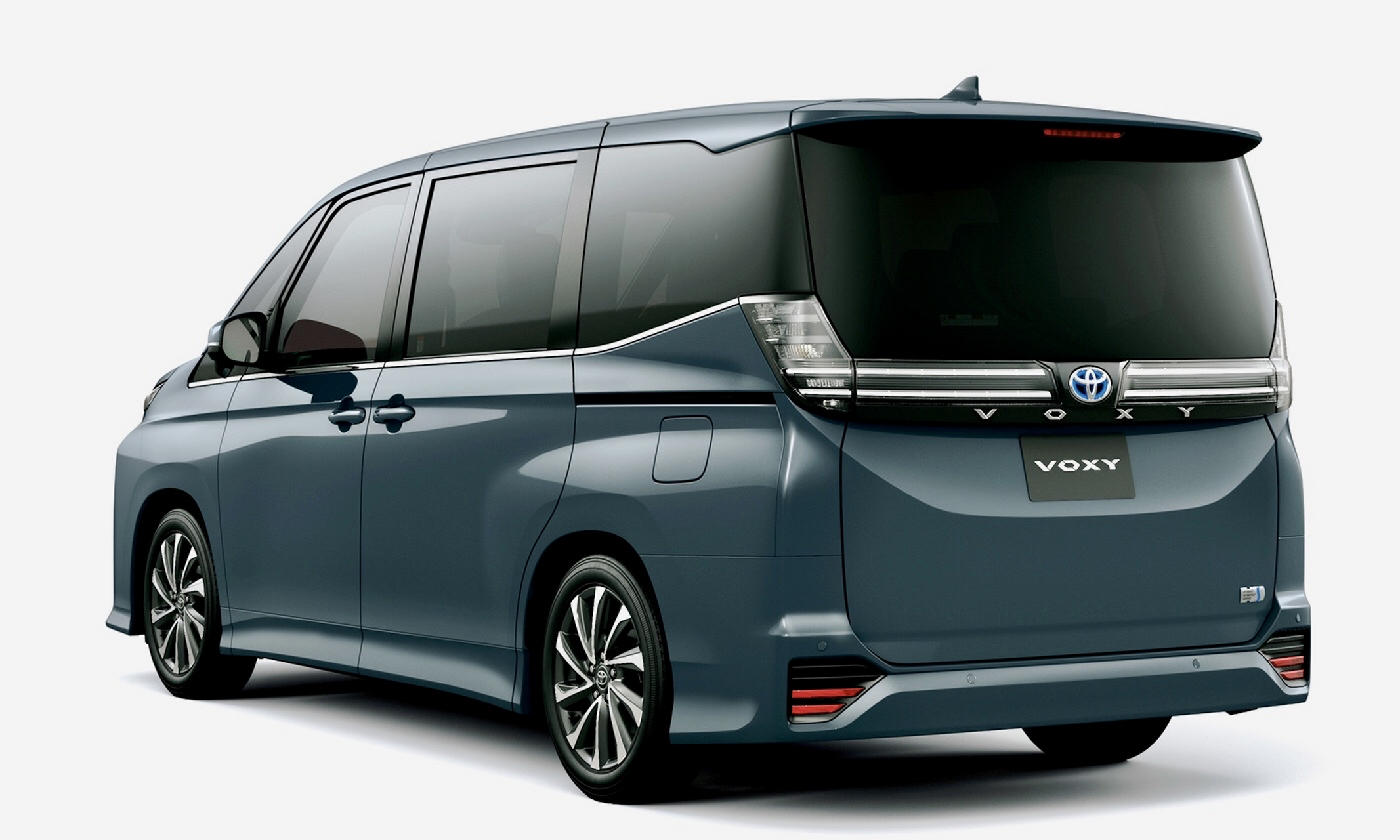 丰田新推出的一款经济实用型mpv车型,丰田voxy