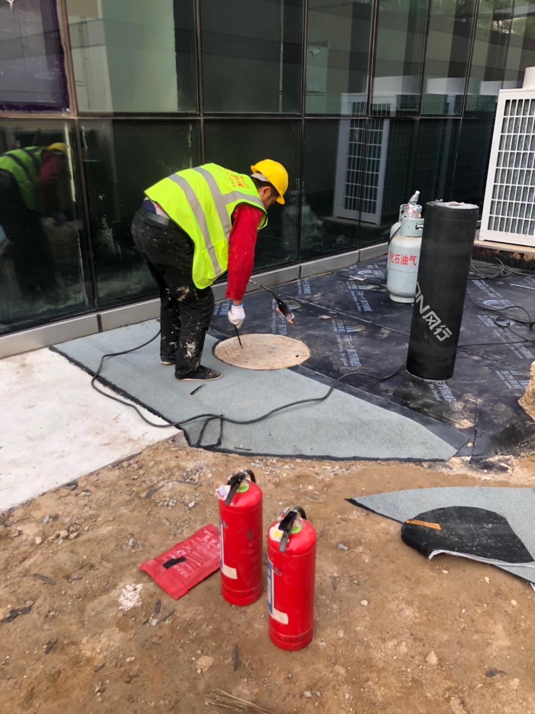 卷材防水层的铺贴方式及粘贴的技术要求