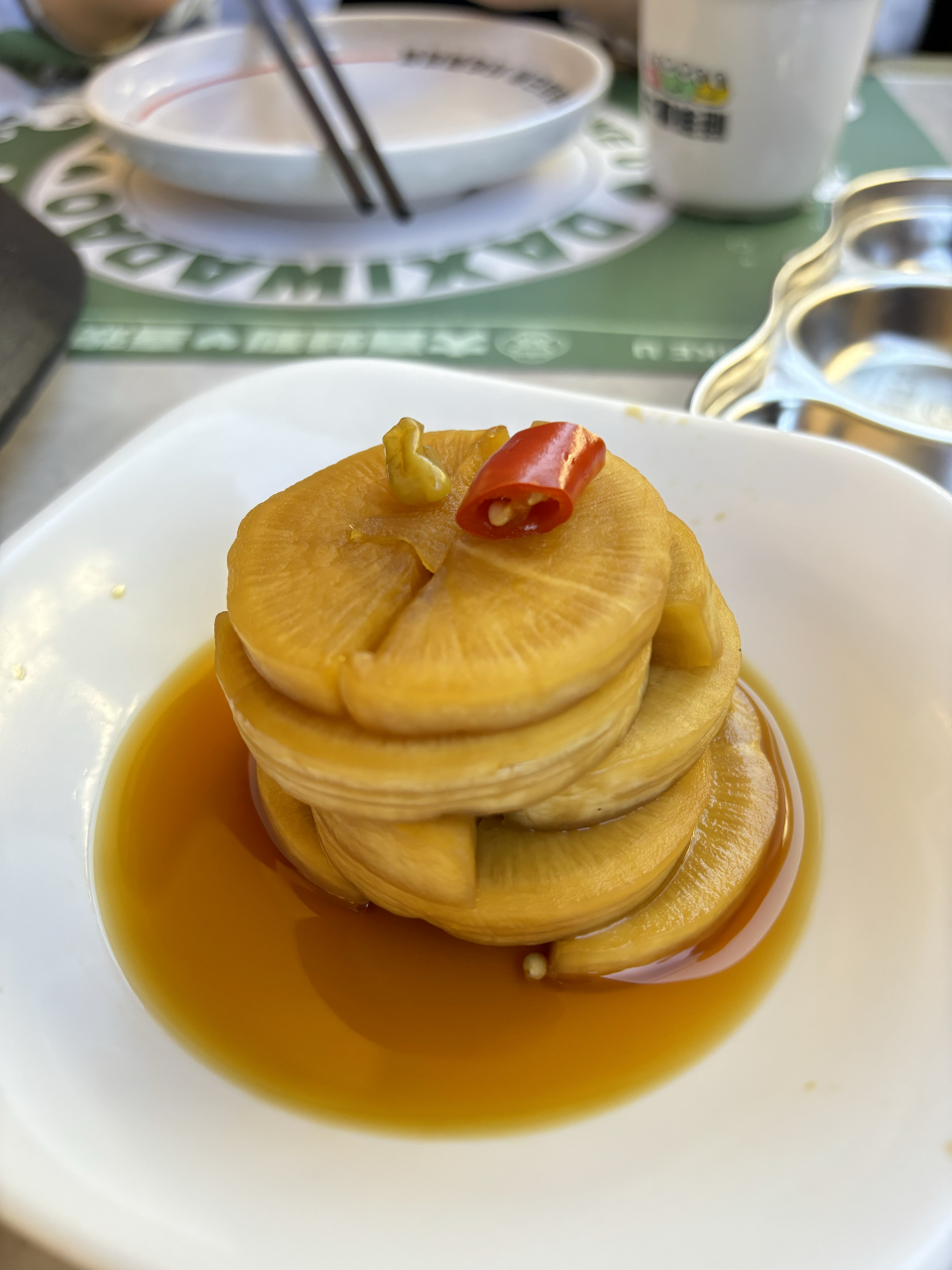 美食# 南宁三街两巷吃牛蛙套餐,99元一份,米饭可以无限吃!