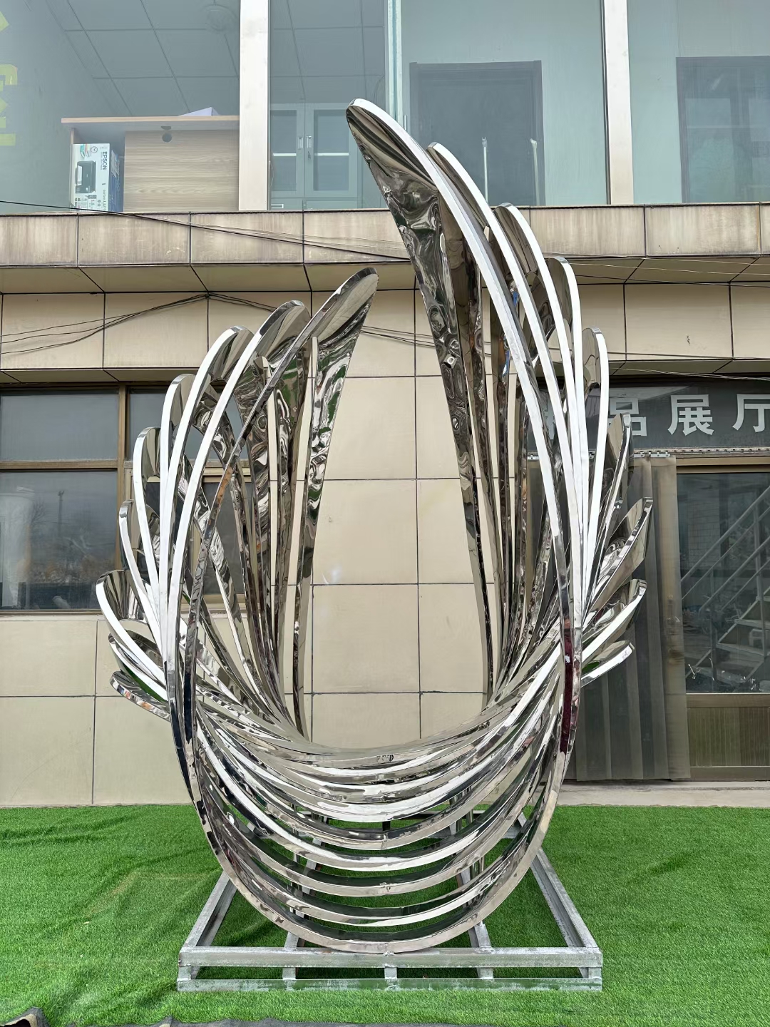 自贡不锈钢拉丝效果雕塑 baijiahao.baidu.com