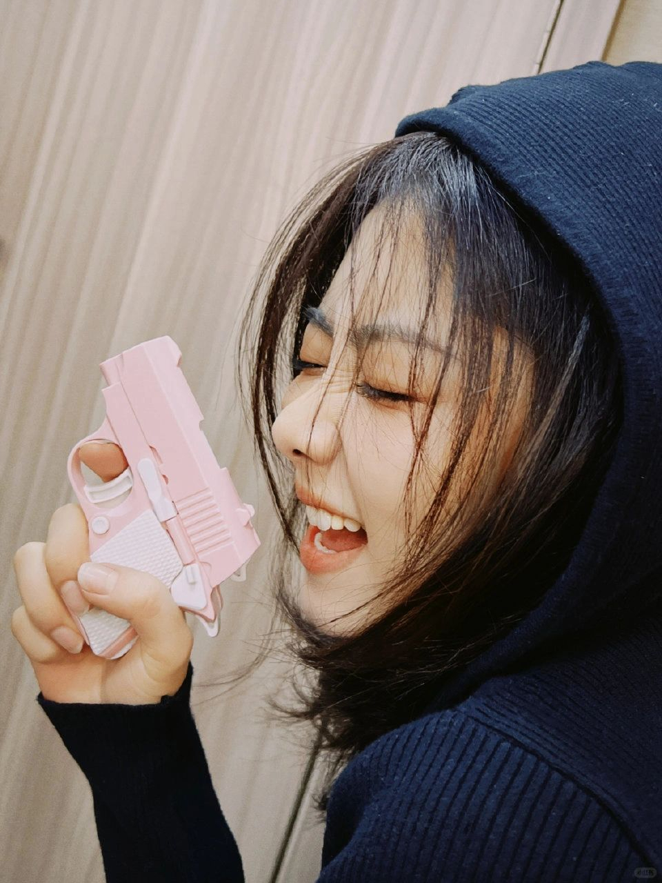 谭松韵:反差萌女神  松韵宝宝化身酷girl?反差魅力太迷人!