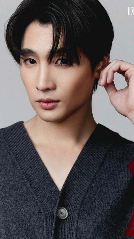 你正在追的泰国泰剧 三台演员洪天逸mean phiravich最新时尚杂志-度小