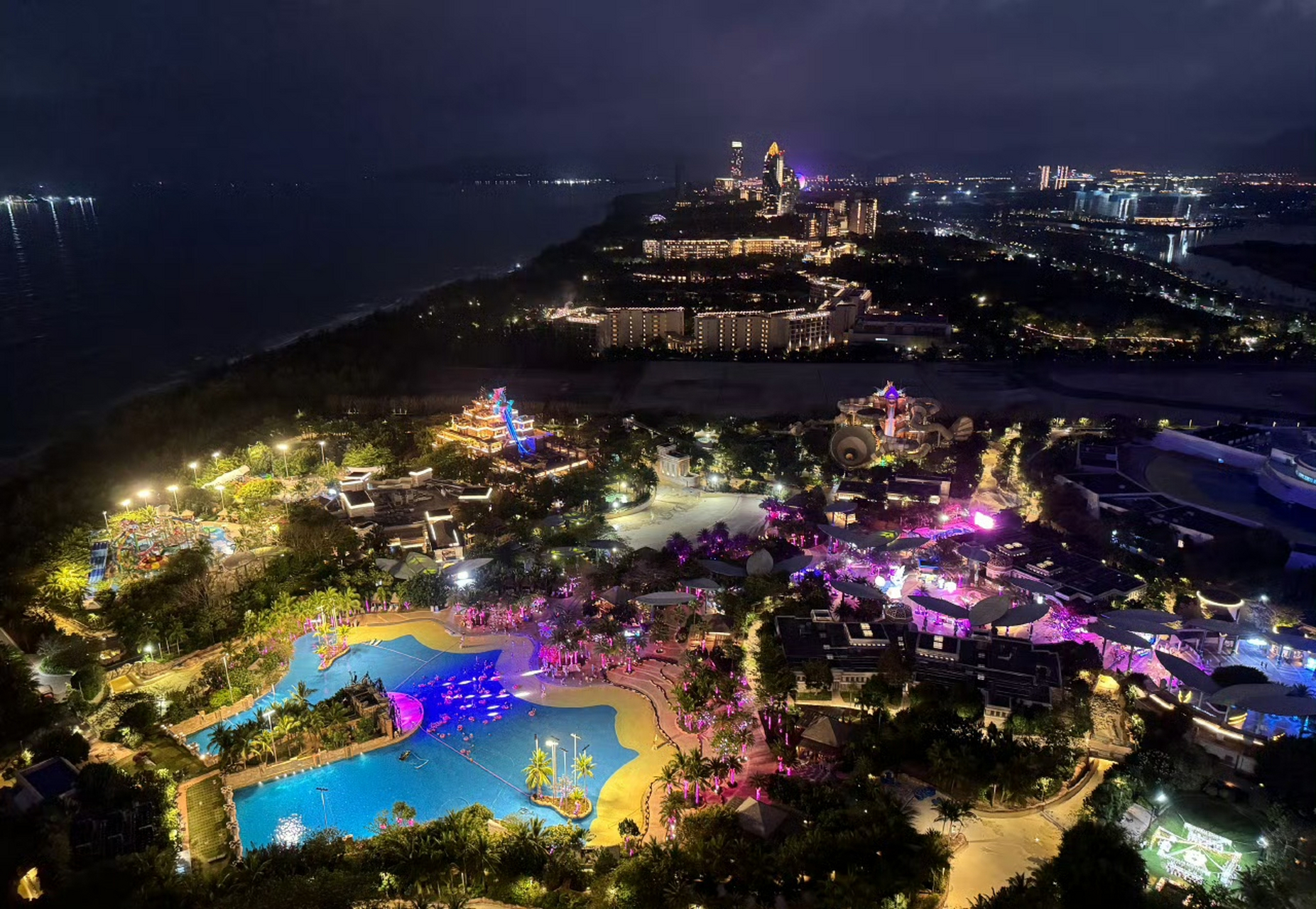 亚特兰蒂斯真的很好玩~ 在三亚的三天我们定了连住两晚亚特兰蒂斯酒店