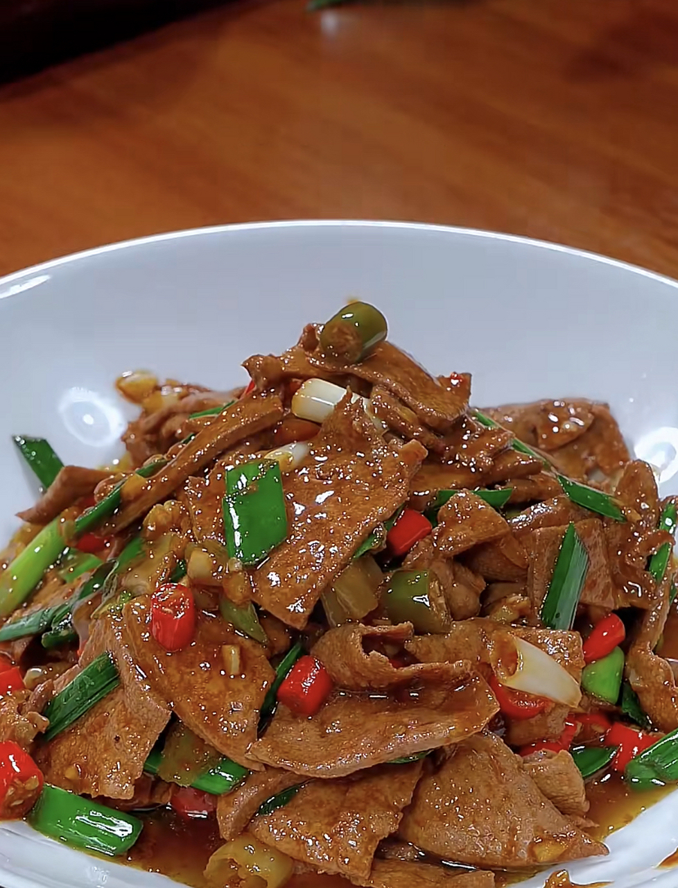 9215爆炒猪肝,香气扑鼻超下饭75 02食材:猪肝,青椒,红椒,蒜苗